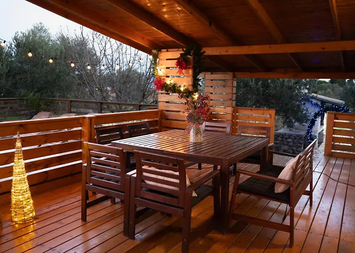 Yvana Villa *