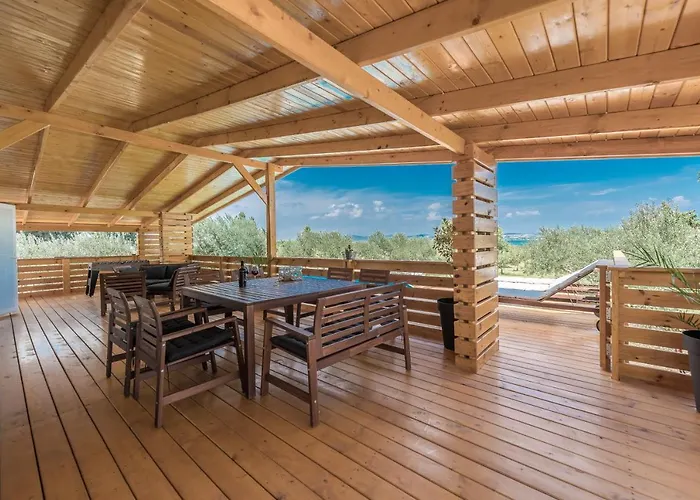 Yvana Villa