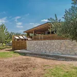 וילה Yvana פאקוסטאן