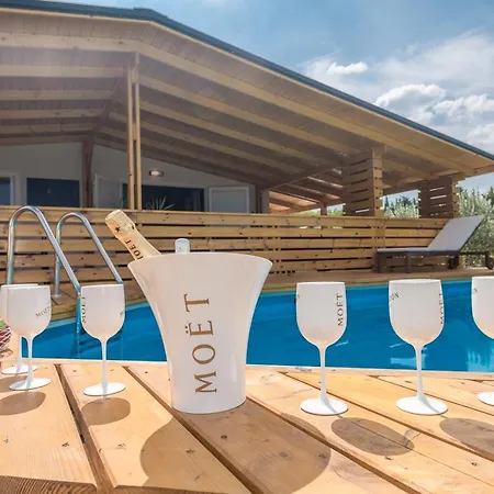 Villa Yvana Pakostane