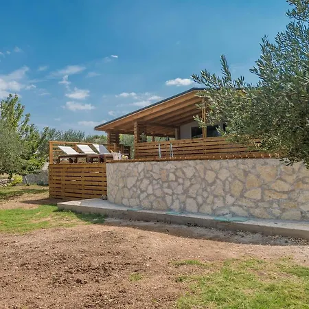 Villa Yvana Pakoštane