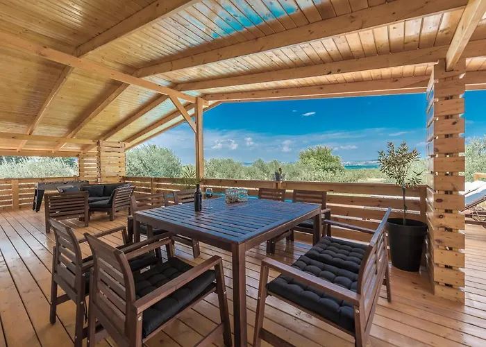 Yvana Пакоштане